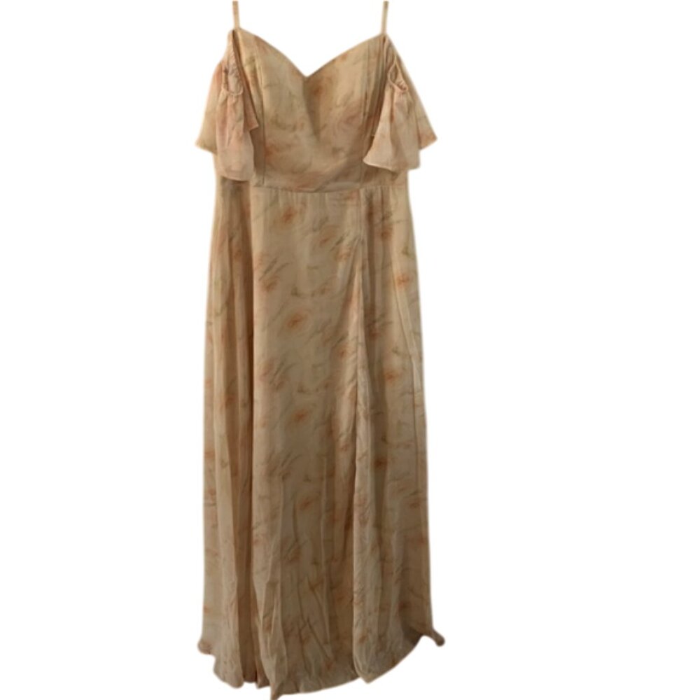 Beautiful off the shoulder dress!